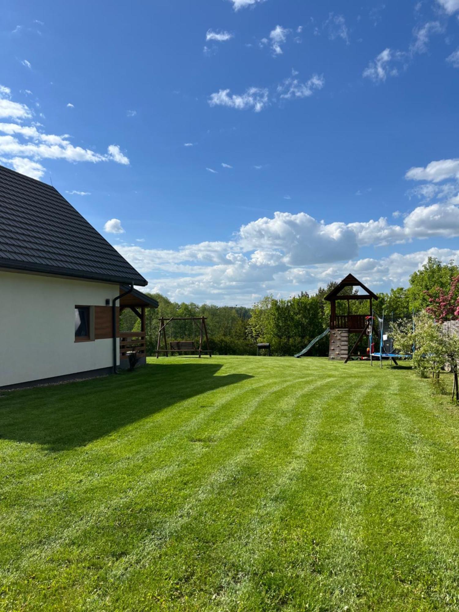 Domek Z Kominkiem Nad Jeziorem Z Jacuzzi Ogrodowym Sumowo  Exterior photo